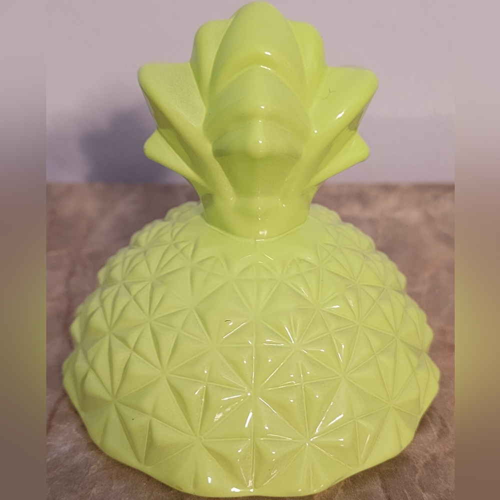Lime Green Pineapple-Shaped Glass Container/ Trinket Dish - Picture 6 of 9